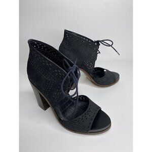 Gianni Bini Heels Size 8.5 M Women's GYPSIE - DAZE Lace Up Boots Black Eyelet